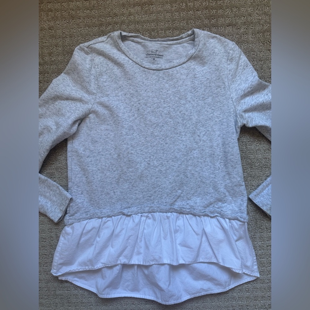 Vineyard Vines Ruffle Hem Top Gray White Layered Preppy Long Sleeve S